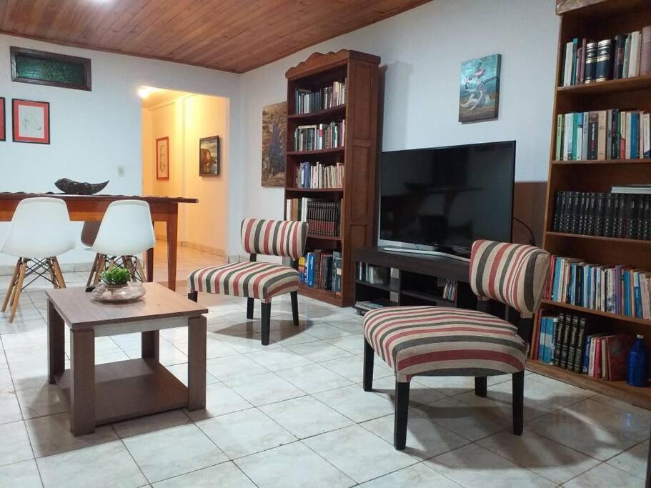 דירות פוארטו איגואסו Iguazu House מראה חיצוני תמונה